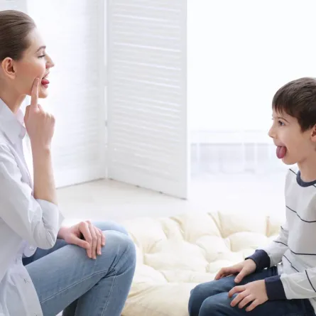 صورة لتعليم النطق