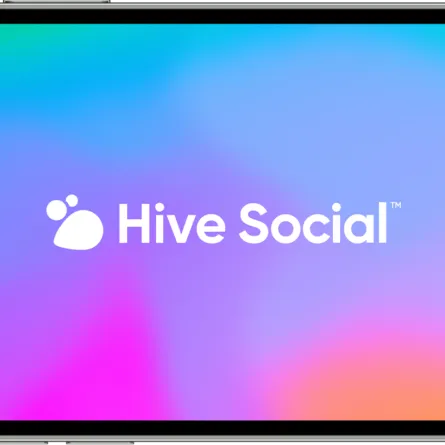 تطبيق جديد يسحب البساط من تويتر و"ماسك" يستنكر الأمر.. اكتشف التفاصيل - الصورة من موقع التطبيق