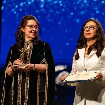 مديرة المهرجان سنياء الشامخي وحياة قطاط القرمازي وزيرة الثقافة ساعة الإعلان عن  الفائز ين  بالجوائز- الصورة  من المكتب الإعلامي للمهرجان