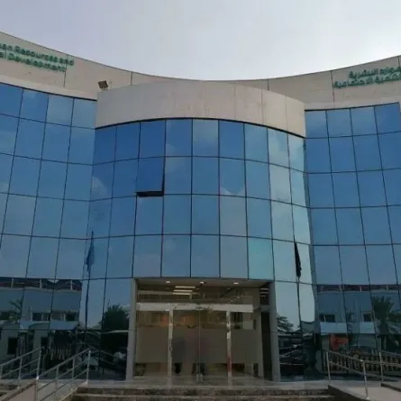 الموارد البشرية: حالتان لخروج العامل بشكل نهائي.. إحداهما إنهاء التعاقد. الصورة من "واس"