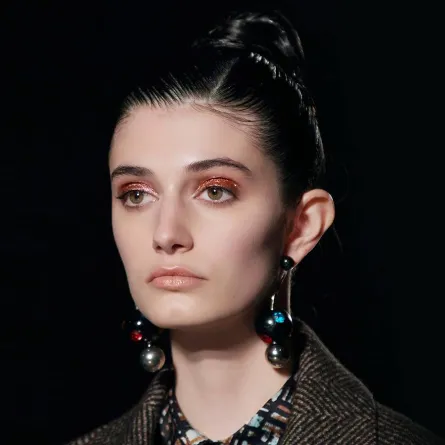 صور مكياج عيون برونزي ناعم