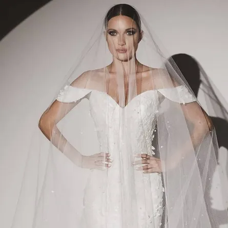 فساتين زفاف ناعمة لخريف وشتاء 2023- الصورة من موقع spotlight