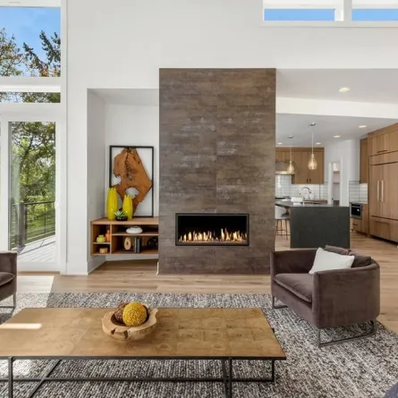 المدفأة محاط بالحجر