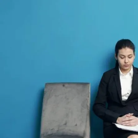 مرشحان لوظيفة شاغرة