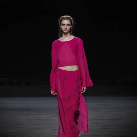 تنورة كاجوال باللون الزهري من Ynésuelves