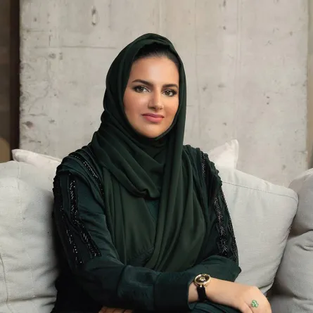 المصممة السعودية أمل الفقيه 