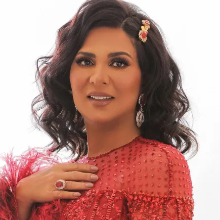 تسريحات شعر تخفي الأذن من وحي النجمات