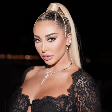 تفاصيل مجوهرات النجمات الفاخرة في حفل CCCL بدبي