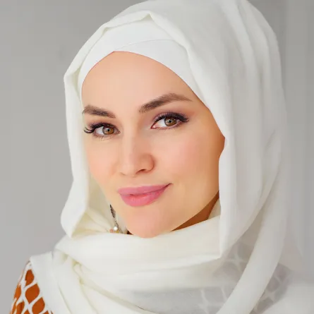 مكياج وردي خفيف للمحجبات