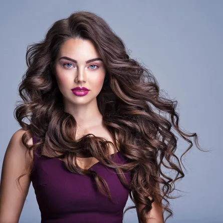 فوائد مسحوق الشيبي  لتطويل الشعر المجعد