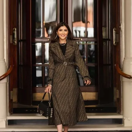 تنسيق المعطف على طريقة مي عمر