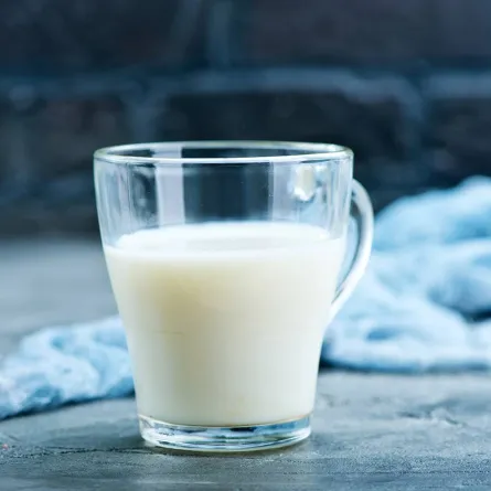 فوائد وأضرار شرب الحليب البارد على الريق