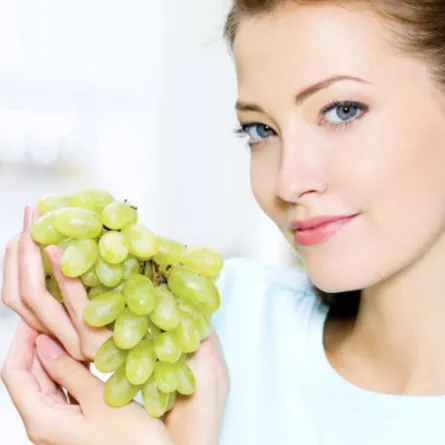 فوائد دبس العنب للبشرة