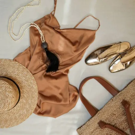 كيفيّة تنظيف الملابس الحرير؟