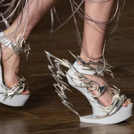 كيف بدت الصنادل في عروض خريف وشتاء 2022-2023؟