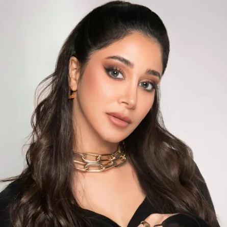 أسيل عمران - صورة من صفحتها الرسمية على انستغرام