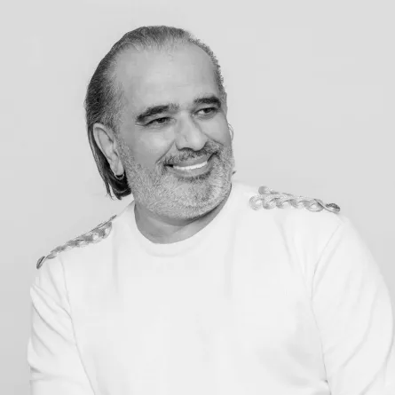 المصمم جان فارس: أحب الدمج بين الأقمشة لابتكار قطع تصمد أمام اختبار الزمن 