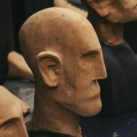 منحوتات خشبية 