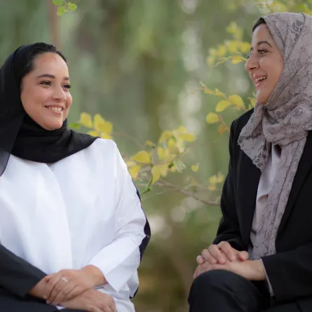 المصممتان هدى العيثان وريما المهيري 