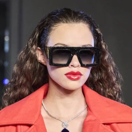 تسريحات للشعر الكيرلي ناعمة وسهلة