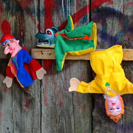 صورة تعبيرية عن قلب الموازين بالسخرية