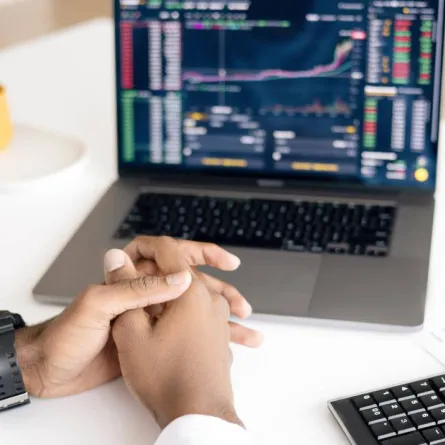 pexels - الإمارات تصدر قانونا للضريبة على الشركات بنسبة 9% على الأرباح.. اعرف المزيد 