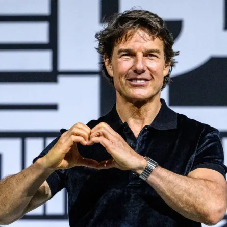  Tom Cruise poses during a press conference for the film 'Top Gun: Maverick' in Seoul on June 20, 2022. ANTHONY WALLACE / AFP