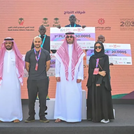  محافظ جدة يتوج الفائزين