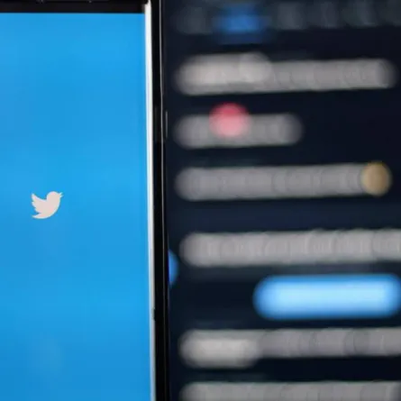 تويتر تطلق رسميا علامة التوثيق لـ"Twitter Blue" باشتراك شهري أعلى لمستخدمي Apple - unsplash