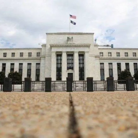 الفيدرالي الأمريكي يرفع سعر الفائدة للمرة السابعة على التوالي