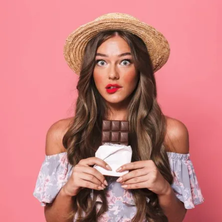 ماذا تفعلين إذا أكلت حلويات أثناء الريجيم؟ (المصدر: Adope Stock)