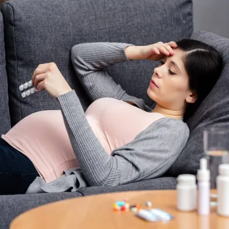 صورة لامرأة حامل مريضة