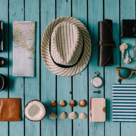 معدات ضرورية يحتاج إليها المسافر 