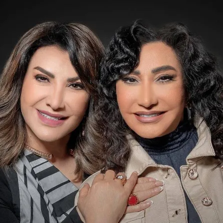 سحر حسين برفقة شقيقتها هدى حسين - صورة من صفحتها على انستغرام