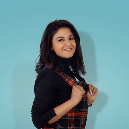 ياسمين علي - الصورة من صفحتها الرسمية على الفيس بوك