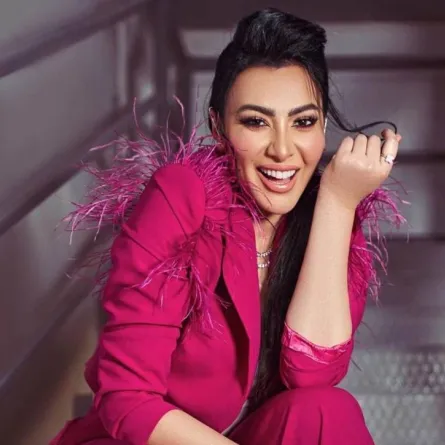 فيديو ميرهان حسين تقلد أحلام وإليسا وأنغام ونبيلة عبيد على الهواء مباشرة