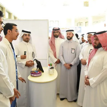 تدشين ملتقى الخريجين بكلية العلوم الطبية التطبيقية