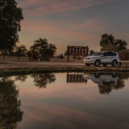 يغطي الدليل أبرز وجهات التخييم في دبي. الصورة من unsplash