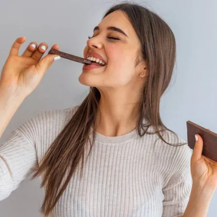 الداكنة مفضلة وتقنين الاستهلاك واجب الشوكولاتة.. و«الحمية الصحية»