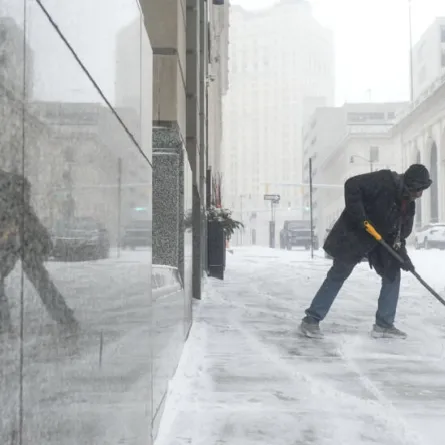 عاصفة ثلجية تمنع سكان الولايات المتحدة من الاحتفال بالسنة الجديدة. الصورة من AFP