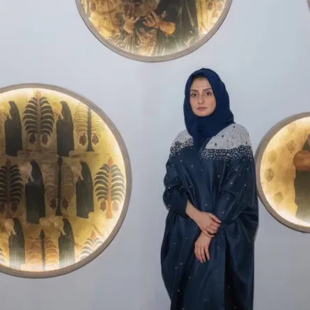 فاطمة النمر بجانب عملها - الصورة من حسابها على الانستجرام 