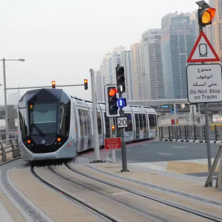 مترو وترام دبي يحصلان على شهادة المعايير الدولي لتجربة العملاء. الصورة من مكتب دبي الإعلامي