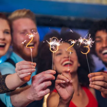 أغرب العادات الاحتفالية في رأس السنة حول العالم