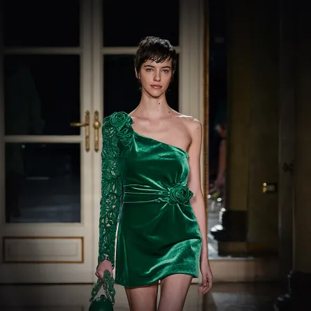 موديلات فساتين مخمل قصيرة من إرمانو سيرفينو Ermano Scervino