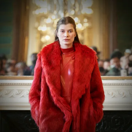 معطف الفرو الأحمر من فلايينغ سولو Flying Solo