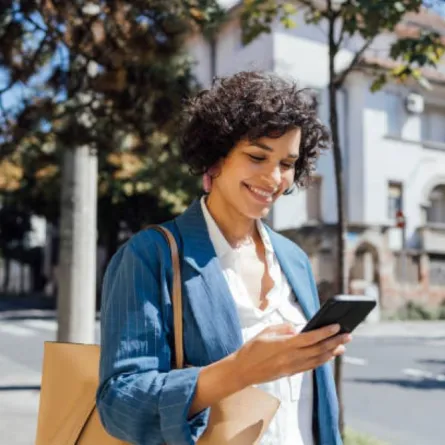 خبير: تطبيقات تعديل الصور الشخصية قد تتسبب في سرقة الهوية الرقمية 