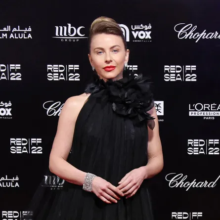 الأسود يسيطر على اطلالات النجمات في مهرجان البحر الأحمر الدولي