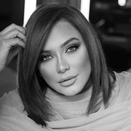 سلاف فواخرجي - الصورة من حسابها على فيسبوك