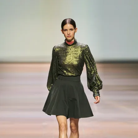 تنورة شتوية قصيرة من مارسيل أوسترتاج Marcel Ostertag