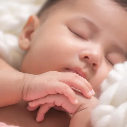 صورة لطفل مريض